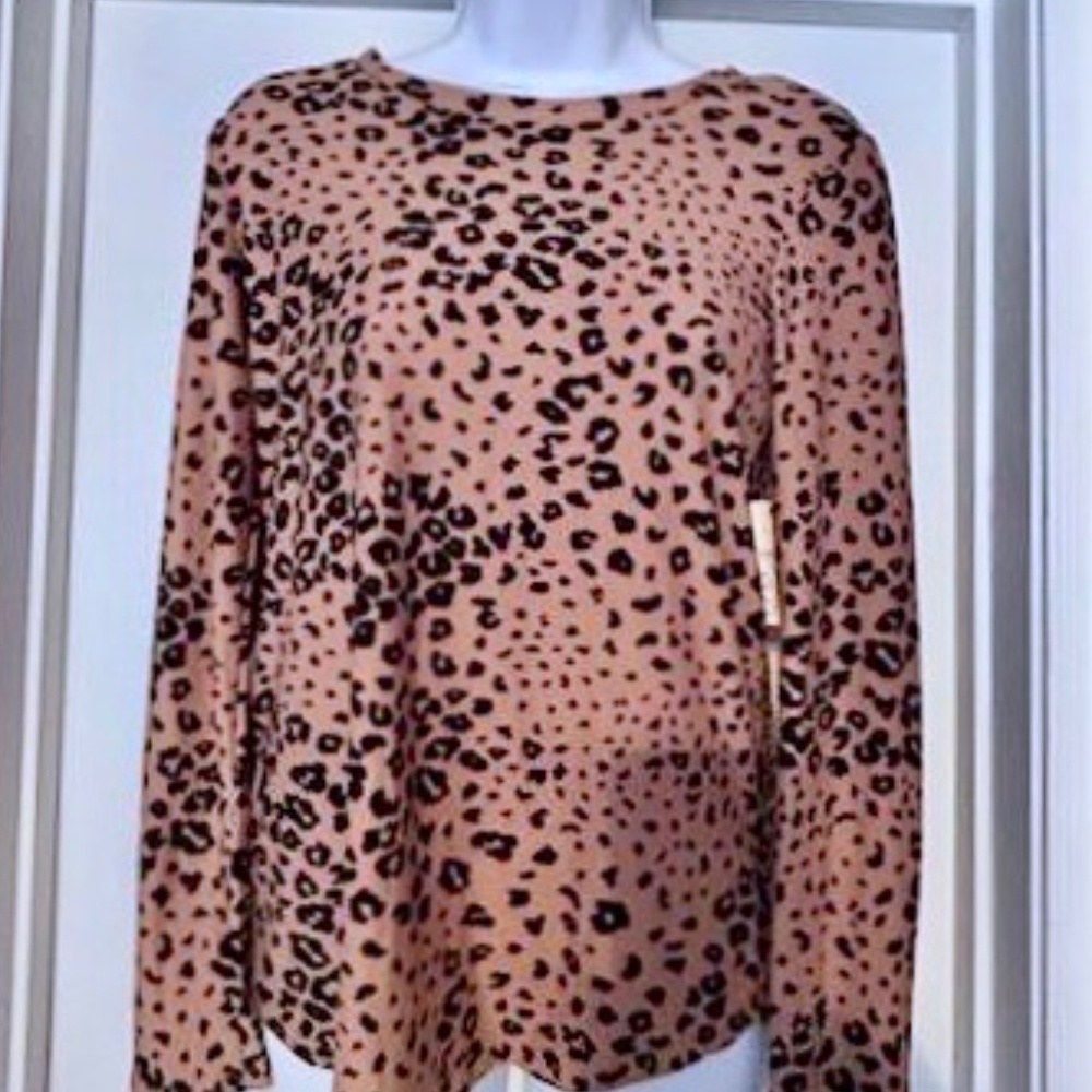 💲SALE💲 Host Pick!  NWT Sweet Tea's by Pink Rose Leopard Print Top Sz S